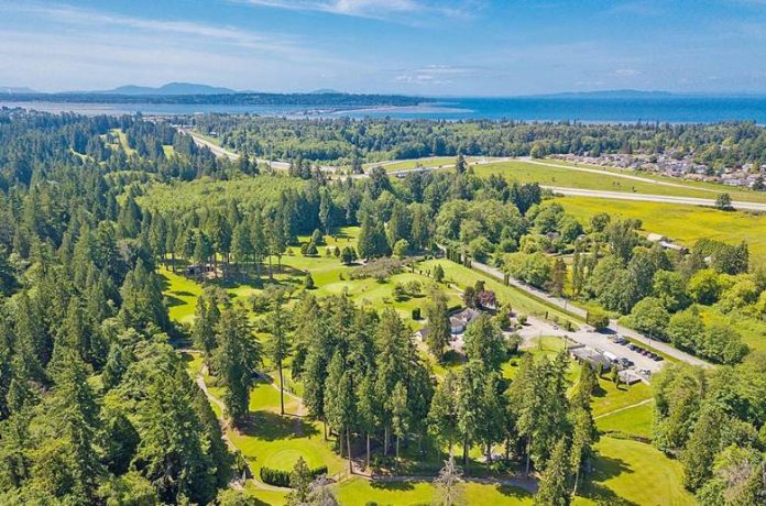 B.C. golf courses tee up for buyers At least a dozen golf courses